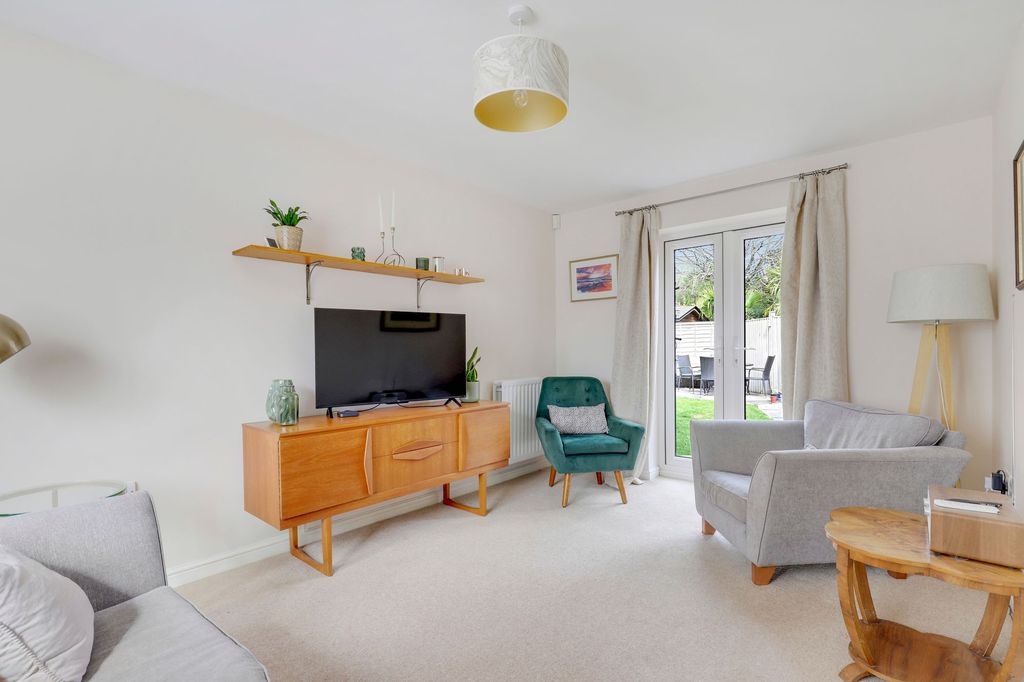 Property photo 2 of 19