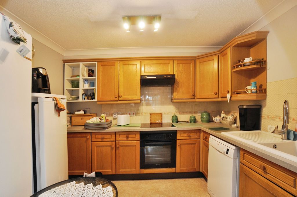 Property photo 2 of 15