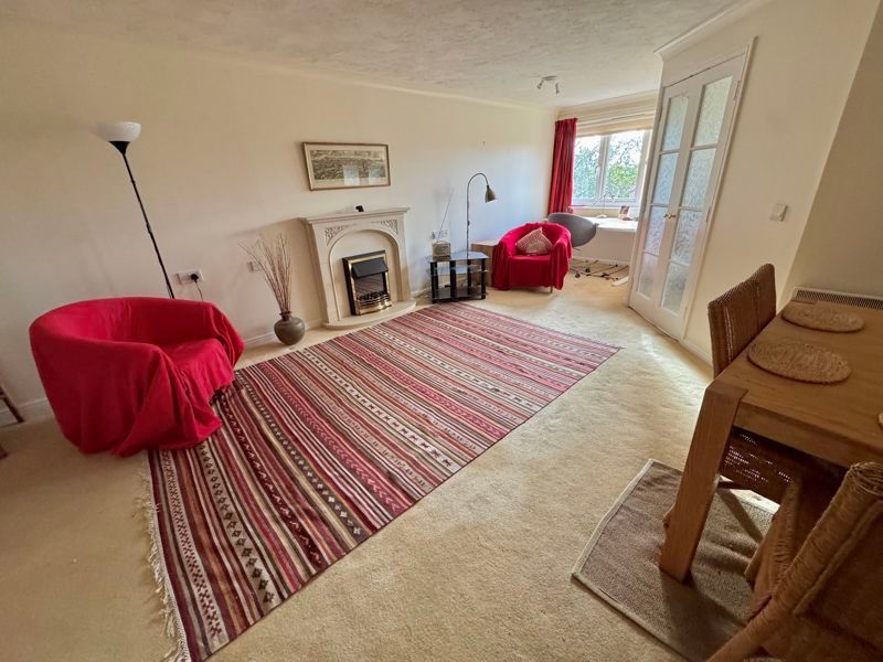 Property photo 2 of 15 Lounge