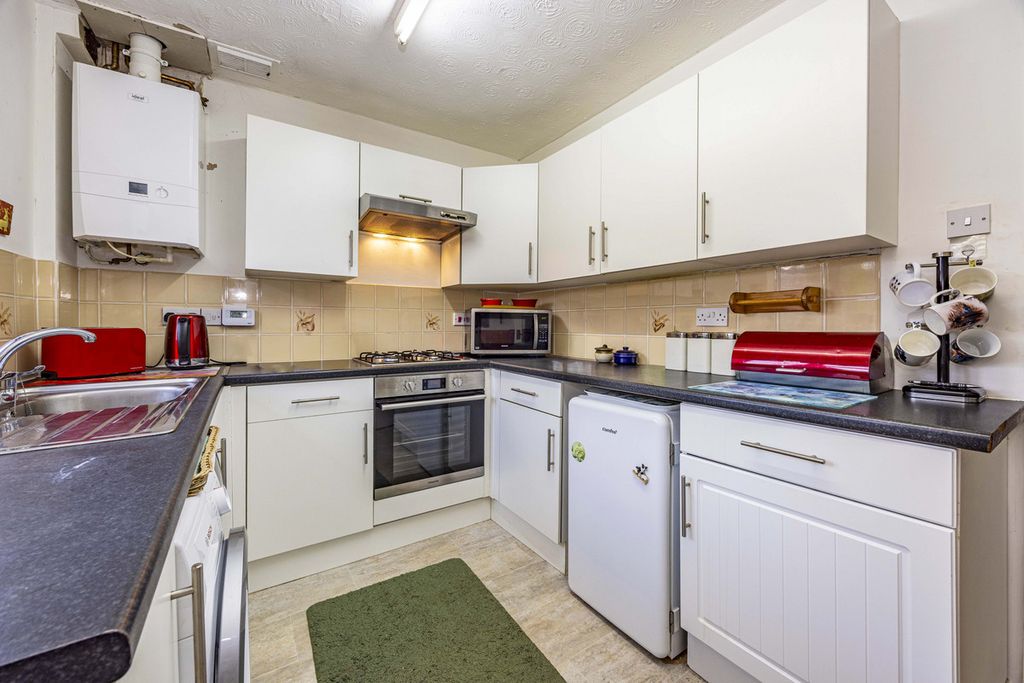 Property photo 3 of 10