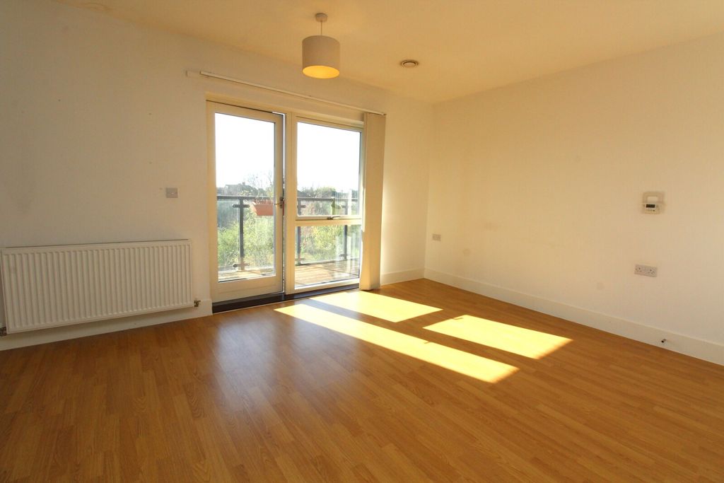 Property photo 2 of 10 Lounge