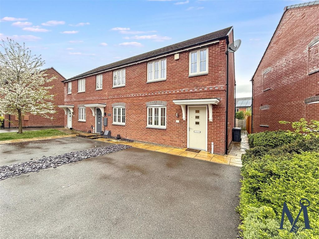 Property photo 1 of 20 Driveway