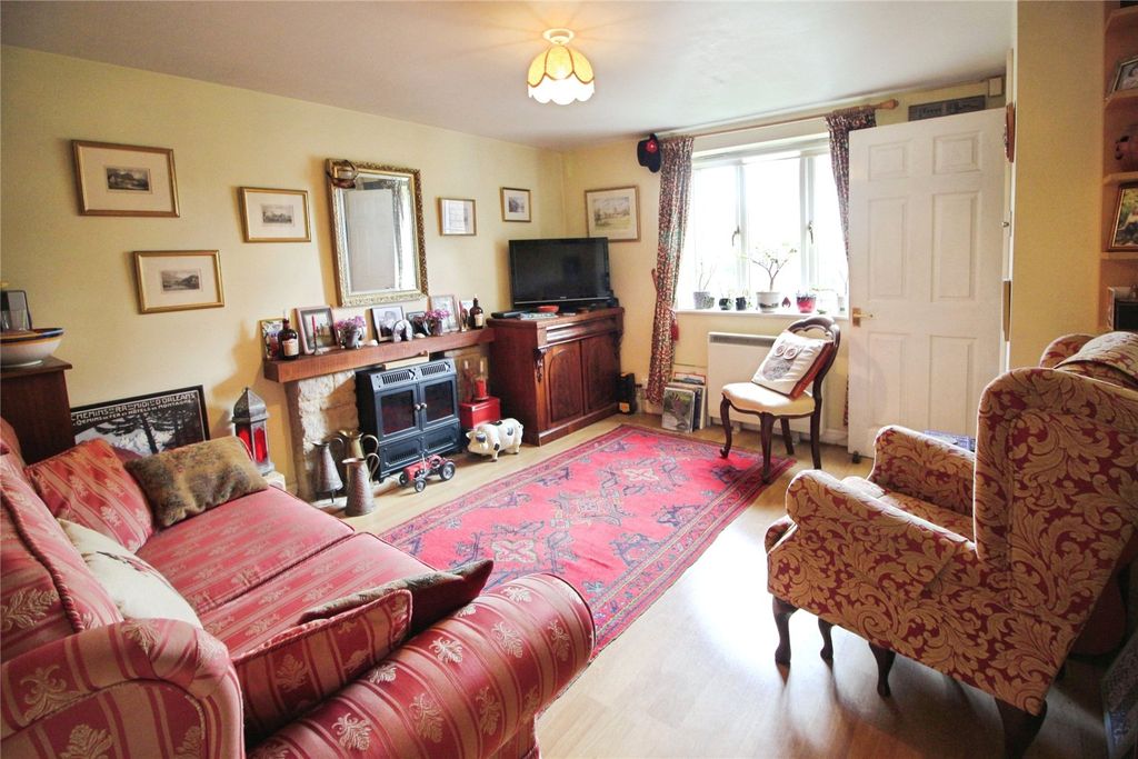 Property photo 2 of 9 Picture No. 11