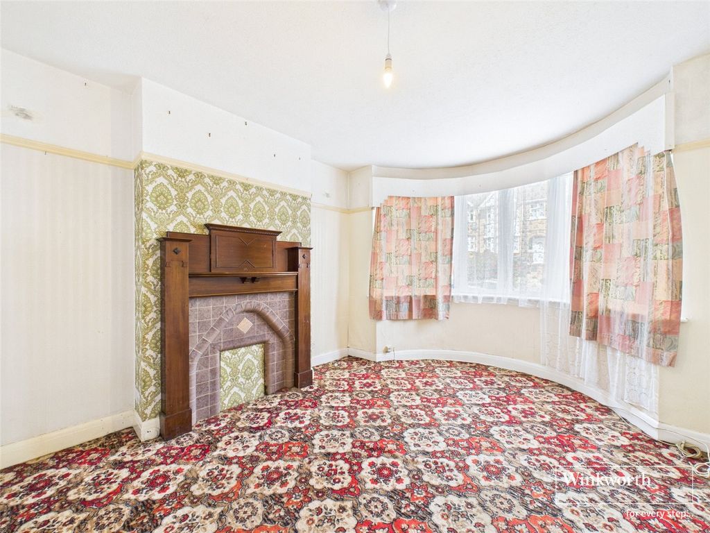 Property photo 2 of 11 Reception Room
