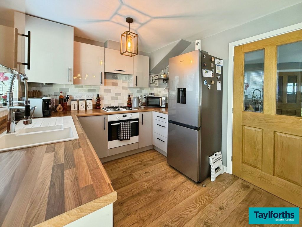Property photo 2 of 30