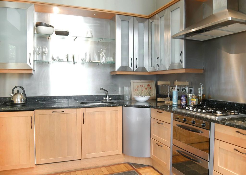 Property photo 1 of 6