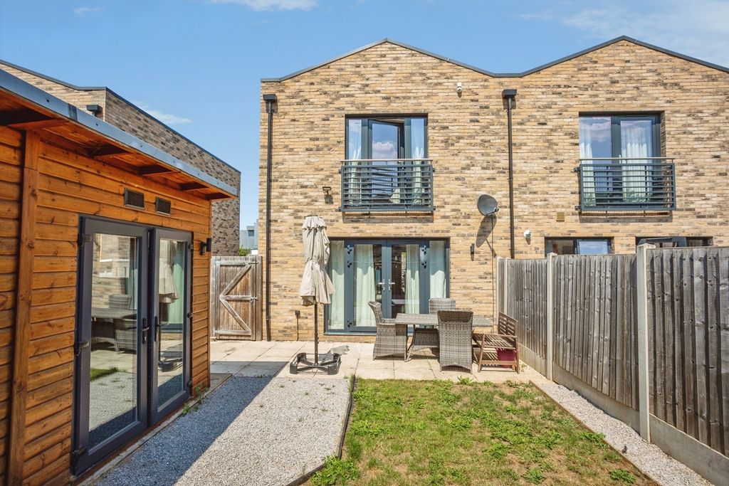 Property photo 1 of 25 Pbox-Img.Jpg