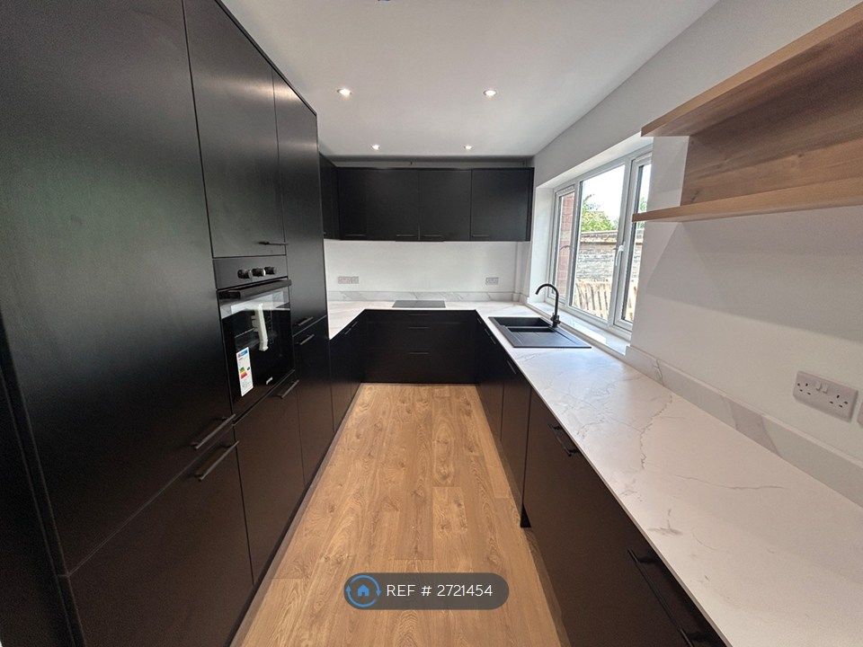 Property photo 3 of 11 Open Plan Kitchen