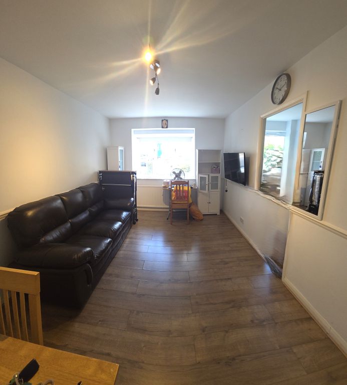 Property photo 1 of 8 One Bedroom Ground Floor Flat In Barnet