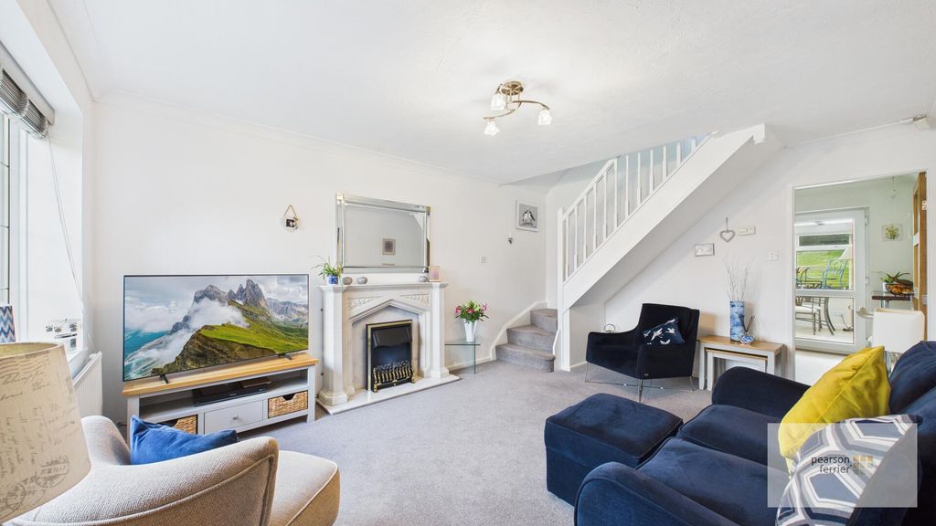 Property photo 2 of 14 Living Room