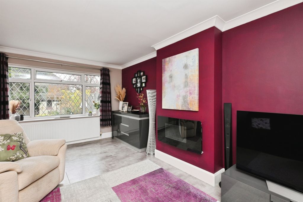 Property photo 3 of 20