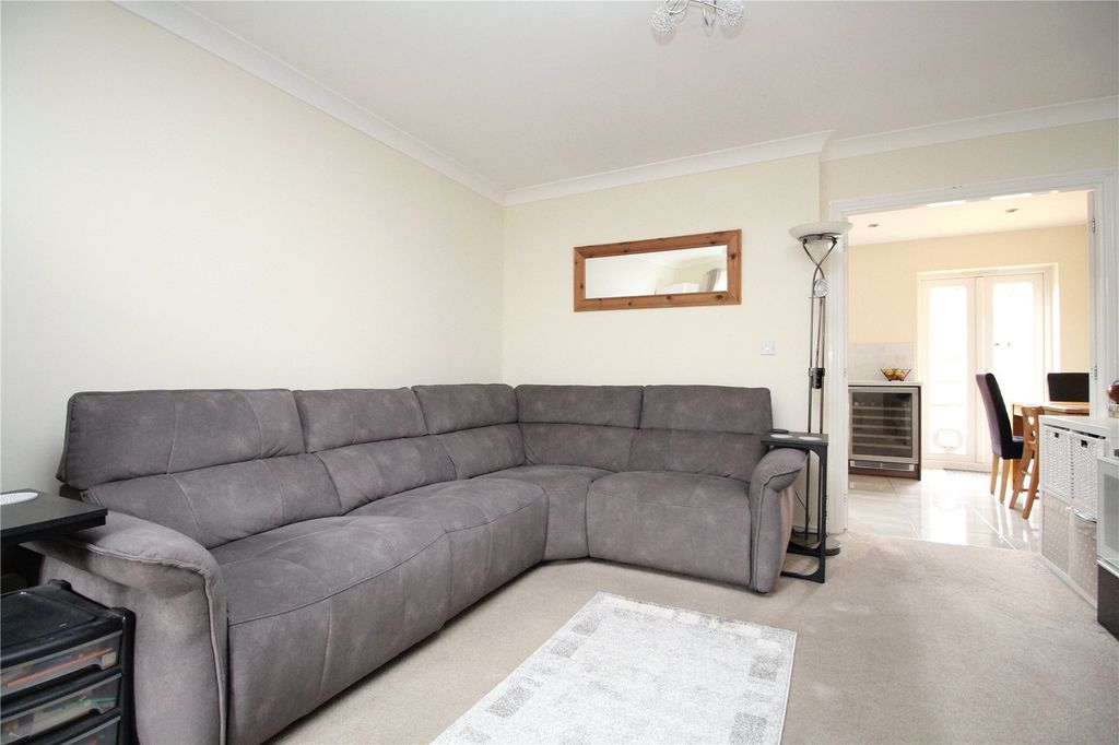 Property photo 2 of 15 Picture No. 17