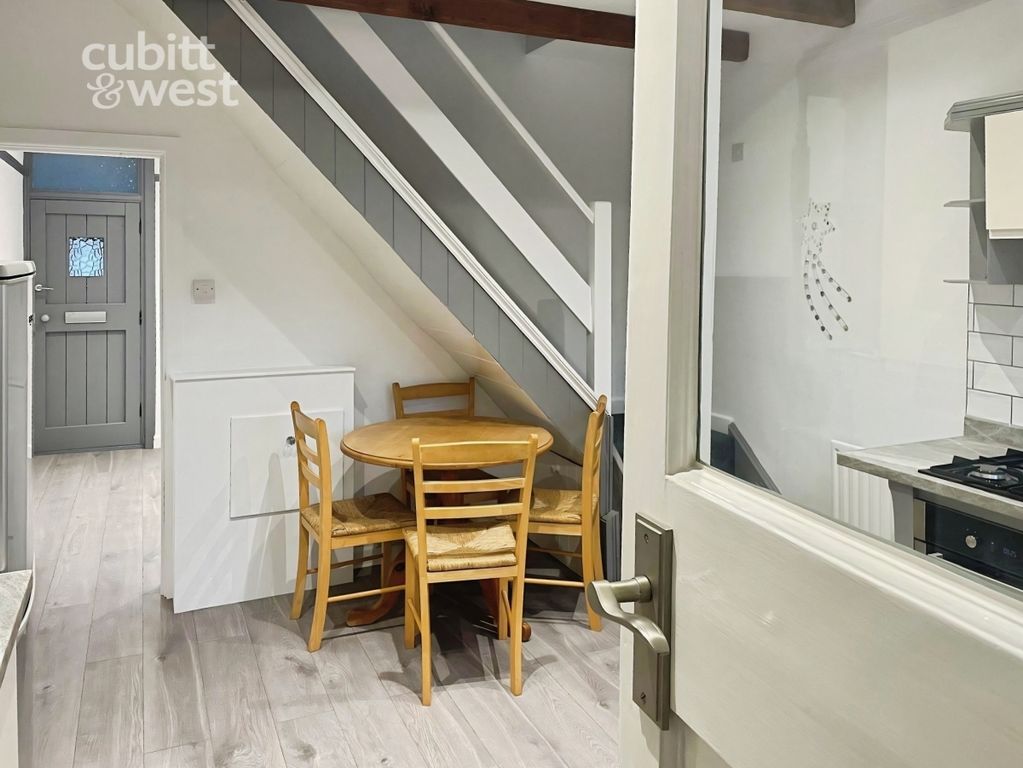 Property photo 3 of 11 Dining Area