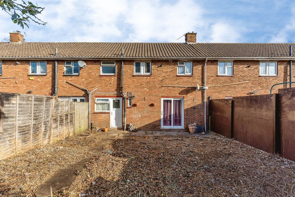 Property photo 2 of 11