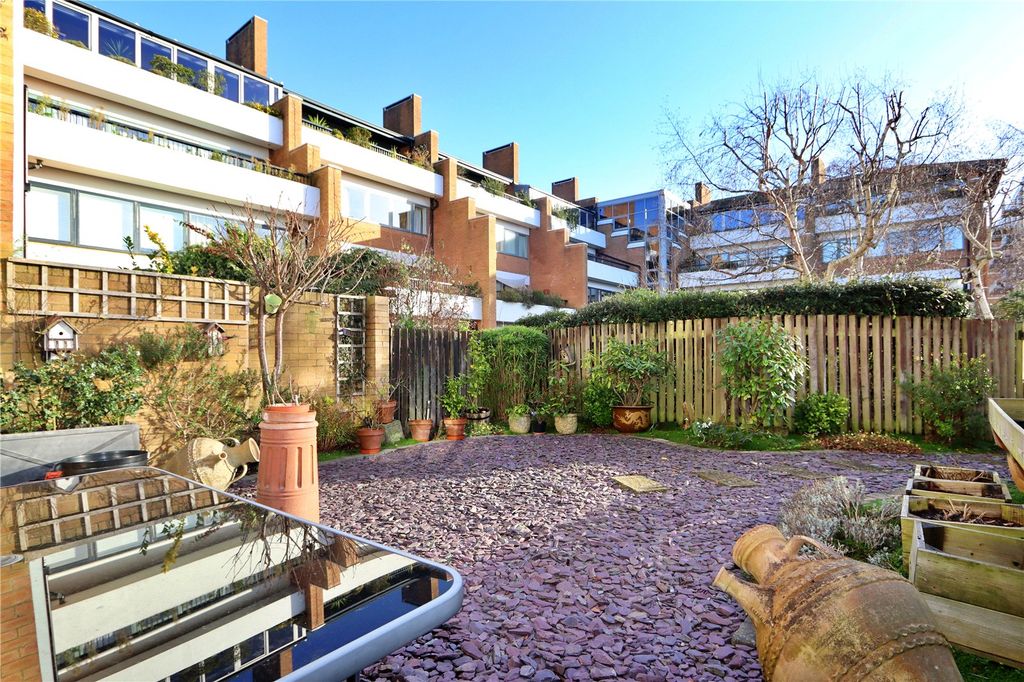 Property photo 1 of 18 Picture No. 04