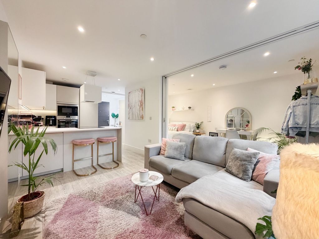 Property photo 2 of 23