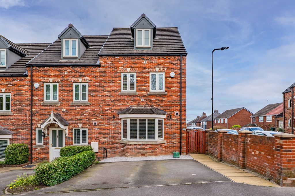 Property photo 1 of 31