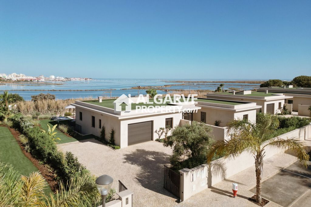 Property photo 1 of 21 4 Bedroom Luxury Villa In The Premier Private Villa Resort In Faro