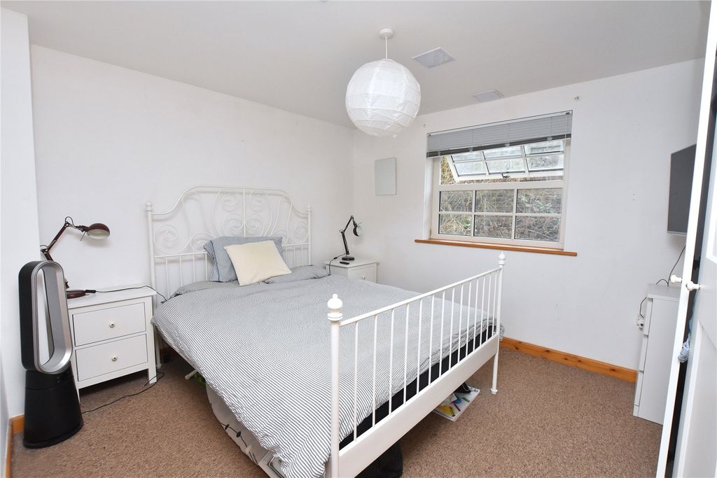 Property photo 2 of 12 Bedroom