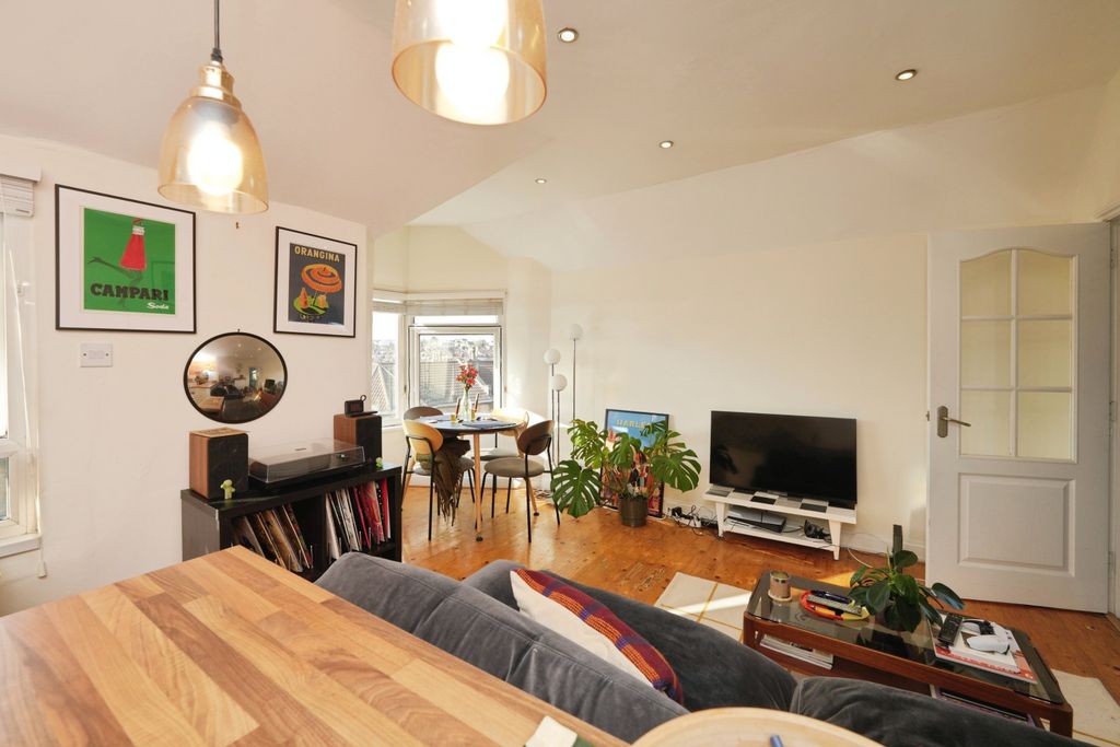 Property photo 2 of 17 Apartment Living Rm