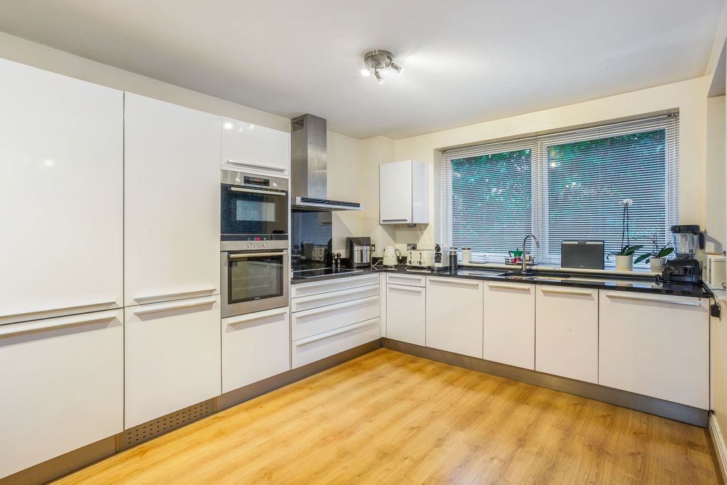 Property photo 3 of 21 83275_Apartment-1...