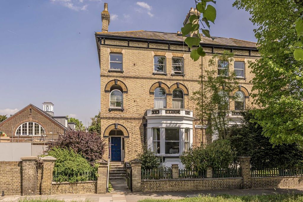 Property photo 1 of 4