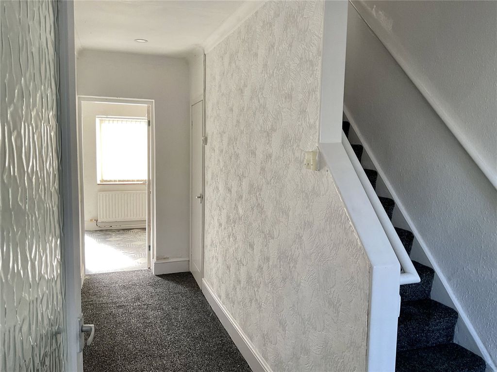 Property photo 2 of 17 1