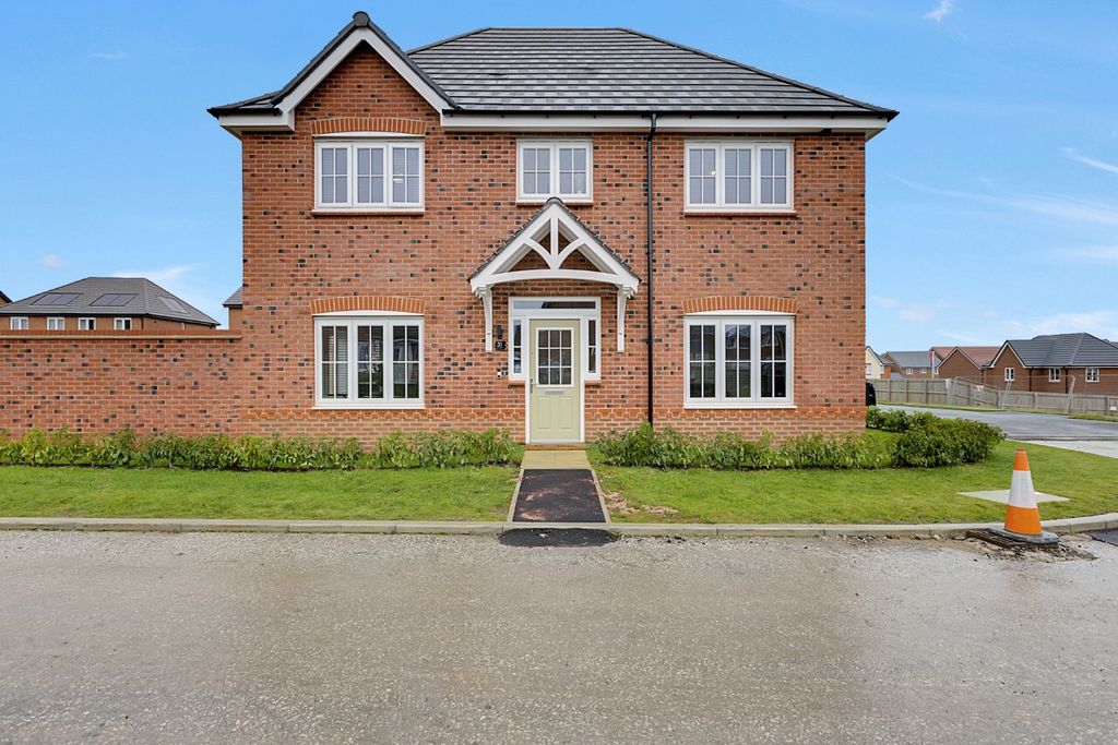 Property photo 1 of 35 4608052