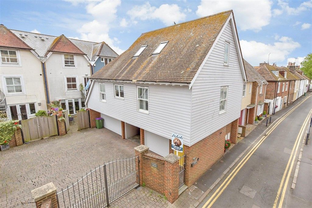 Property photo 2 of 9 External (Web)