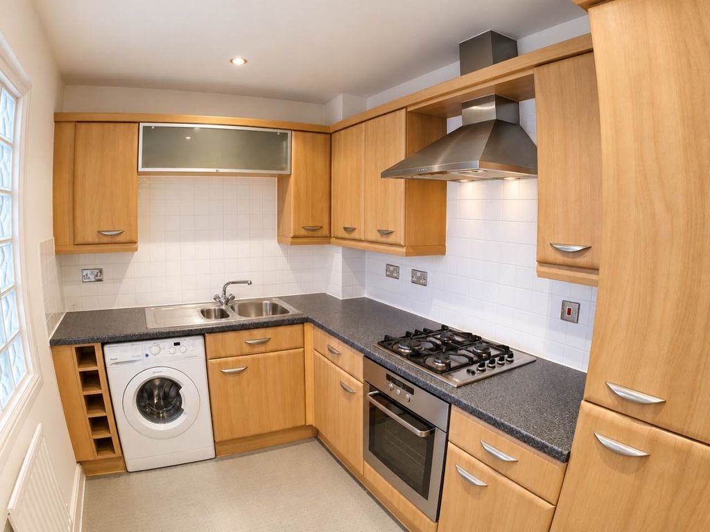 Property photo 2 of 7 Kitchen