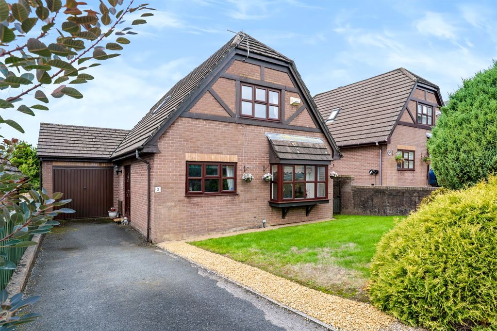 Property photo 1 of 33