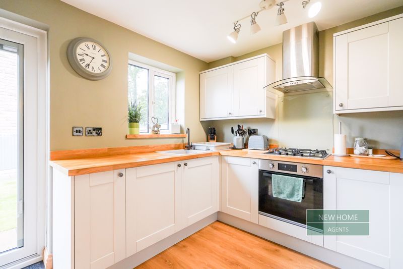 Property photo 3 of 21 Photo 11