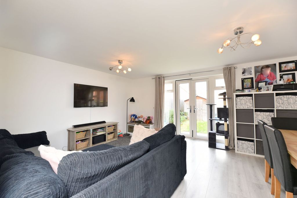 Property photo 2 of 22