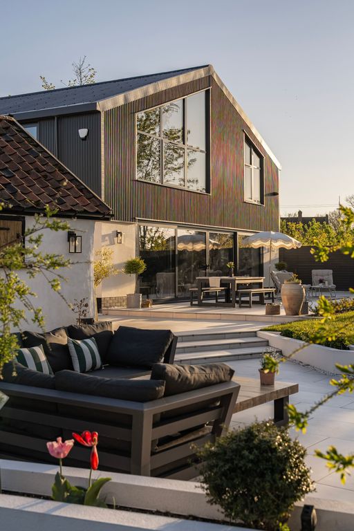 Property photo 3 of 40