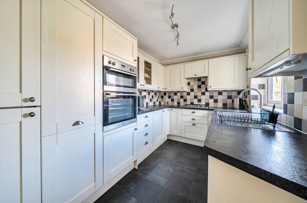 Property photo 3 of 23 1424107-10-69B182...