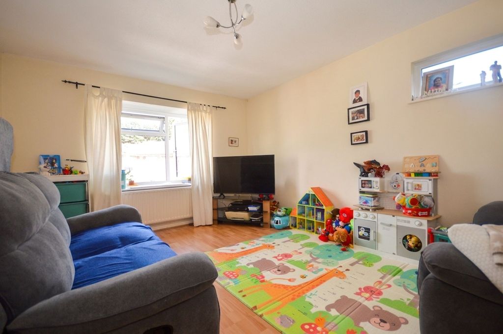 Property photo 2 of 6