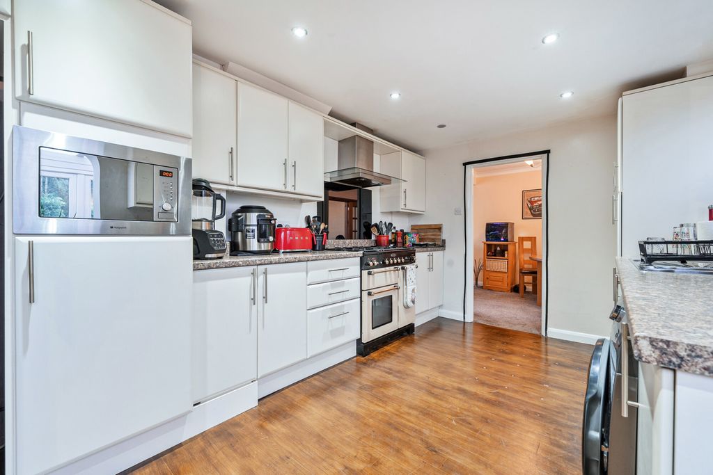 Property photo 2 of 24 Kitchen