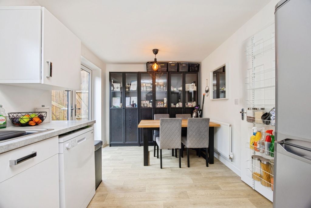 Property photo 3 of 16 Photo