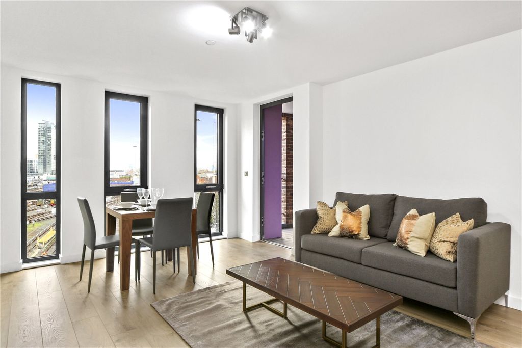 Property photo 2 of 15 Picture No. 18