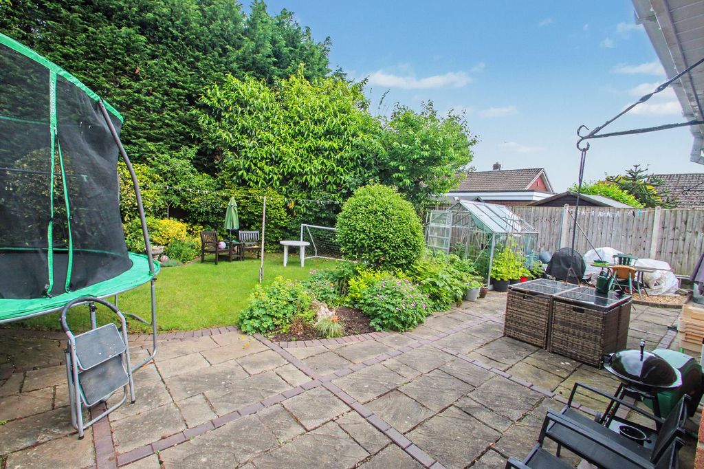 Property photo 2 of 23
