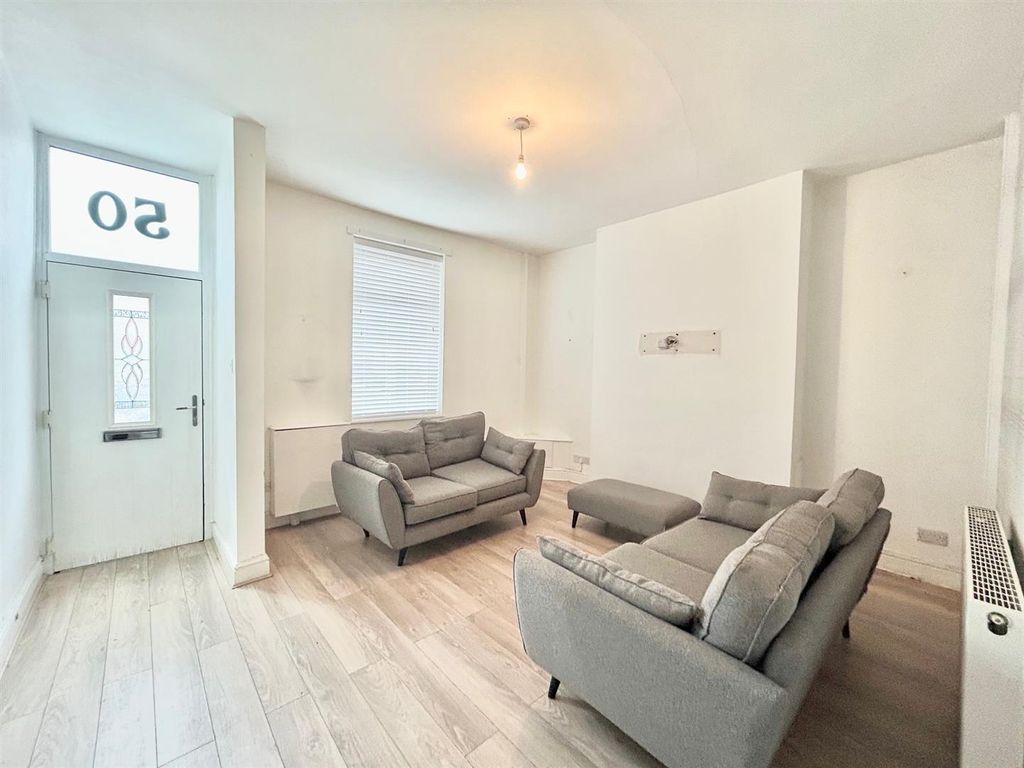 Property photo 2 of 9 Lounge.Jpg