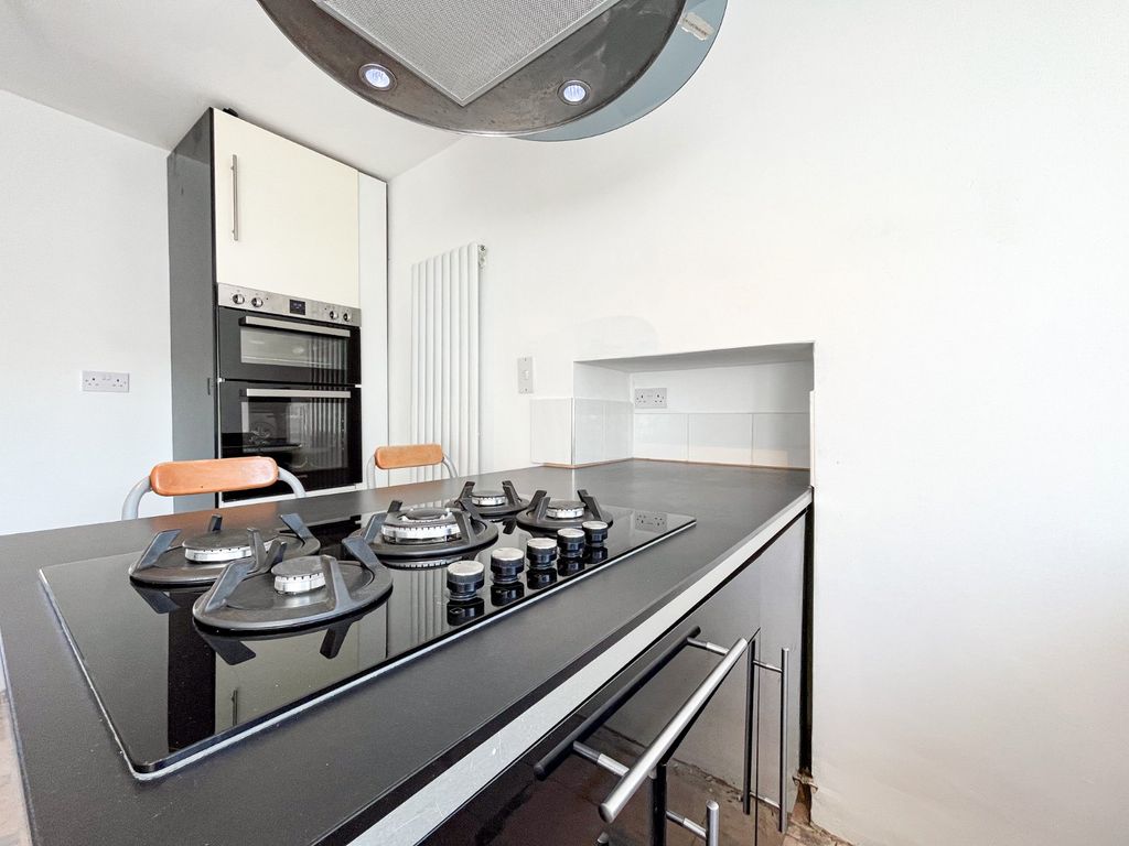 Property photo 2 of 24 Kitchen