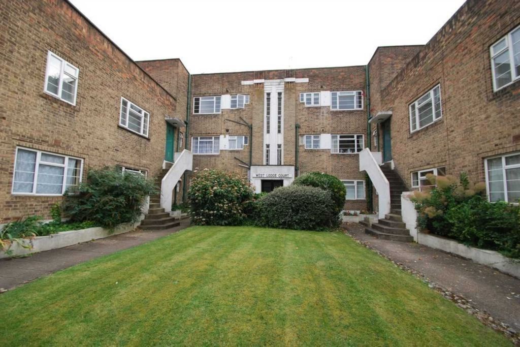 Property photo 1 of 9