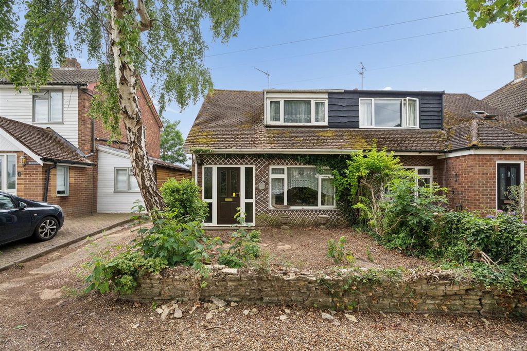 Property photo 1 of 15 George Farm Close, Little Brickhill