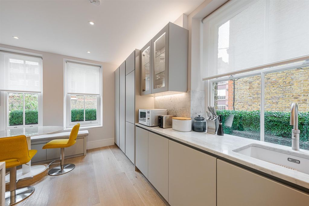 Property photo 3 of 17 Drayton Gardens 4_57-19-2. Low Res.Jpg