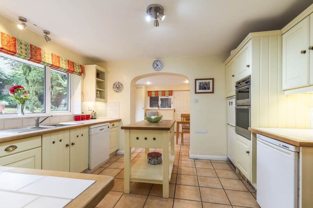Property photo 2 of 26