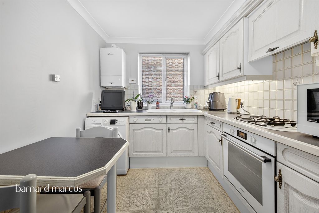 Property photo 3 of 13