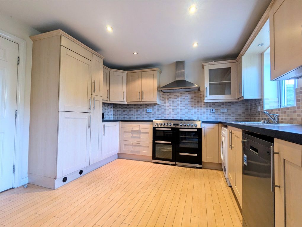 Property photo 3 of 10 Kitchen/Diner