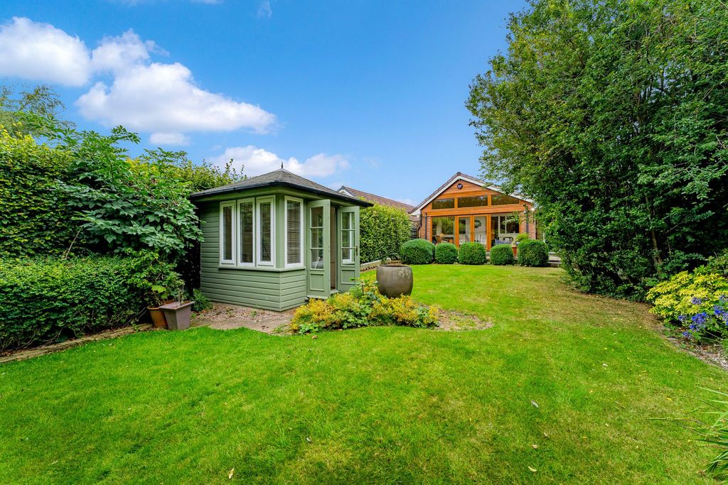 Property photo 2 of 31 Photograph 30