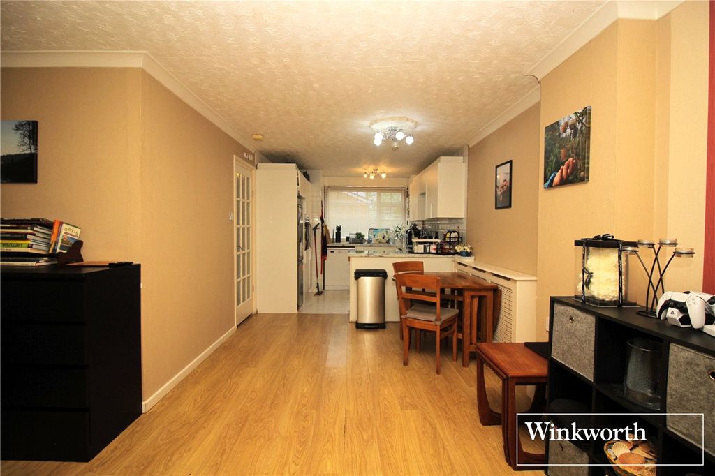 Property photo 3 of 11 Lounge/Diner